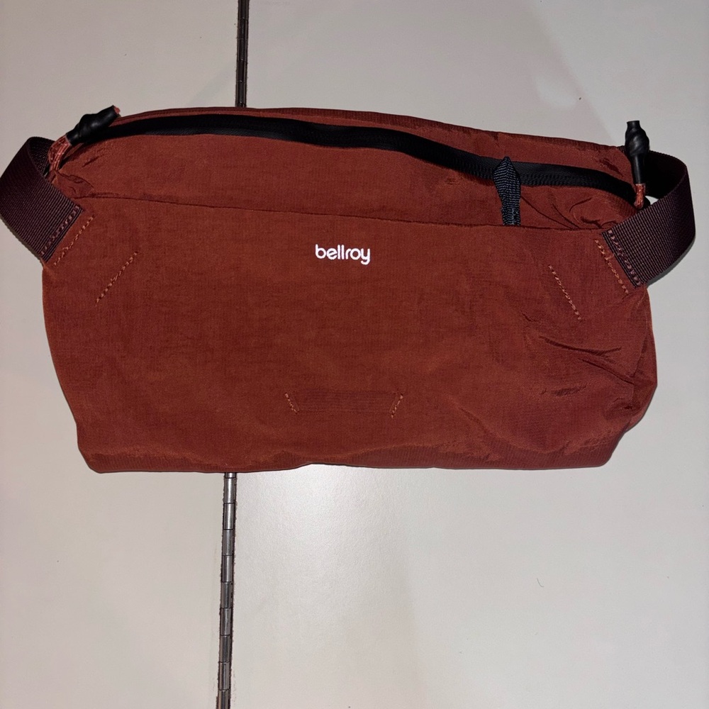 Bellroy Lite Sling Clay